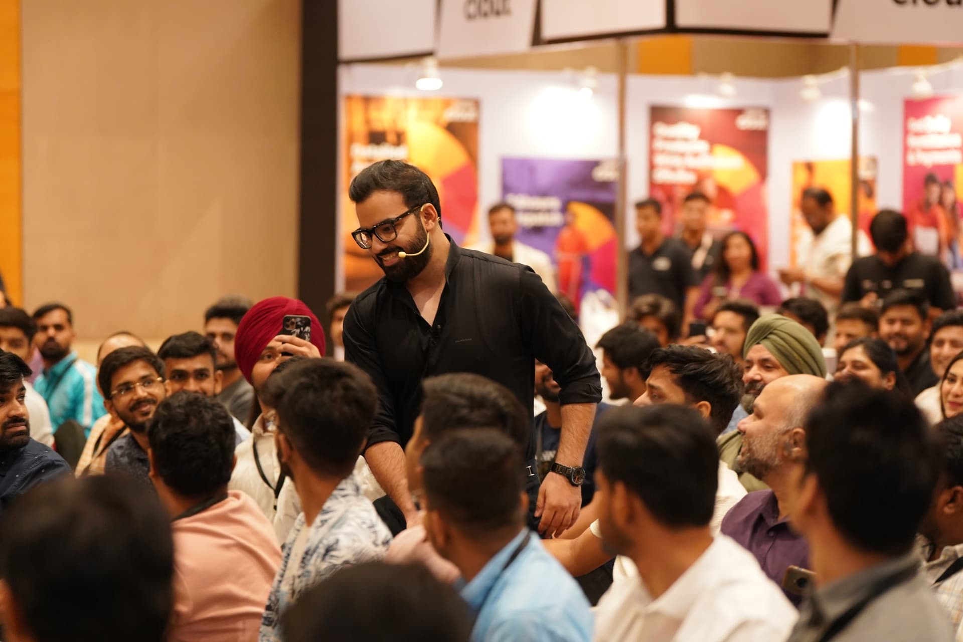 Nishkarsh with the community at an ecommerce event
